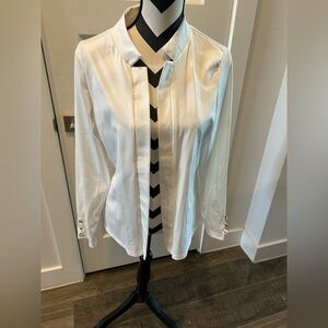 Elegant White lightweight blazer